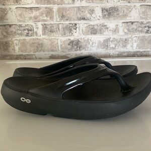 Women's OOlala Sandal Oofos size 9